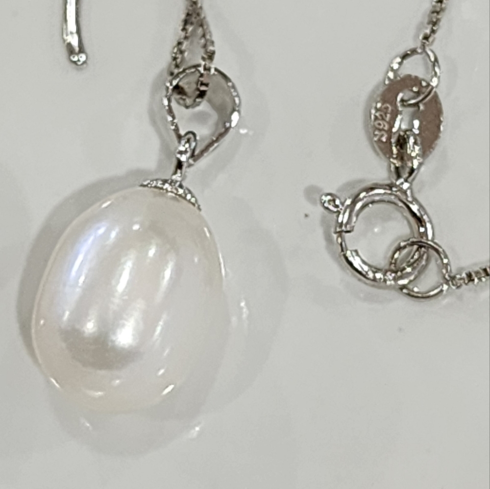 925 Sterling Silver White Freshwater Pearl Necklace And Earring Jewelry Set - Picture 4 of 16
